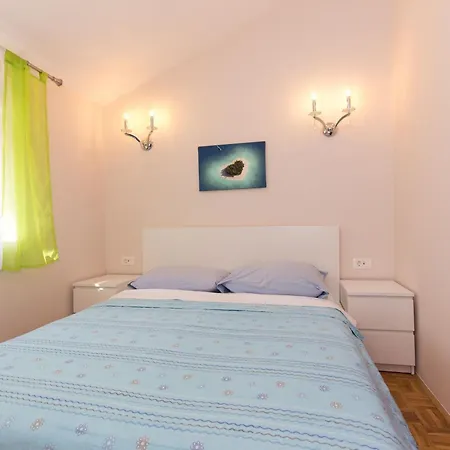 Tamaris A In Strandnaehe By Interhome Čižići