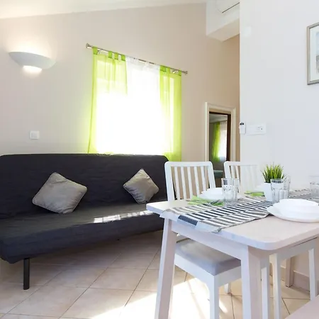 Lägenhet Tamaris A In Strandnaehe By Interhome Čižići