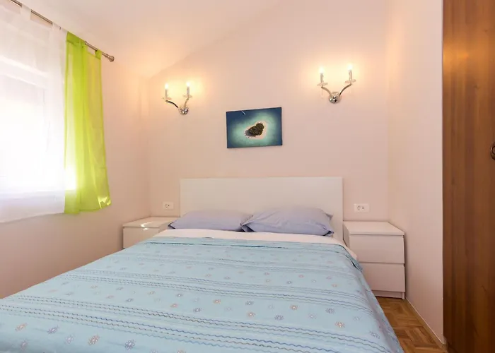 Tamaris A In Strandnaehe By Interhome Čižići