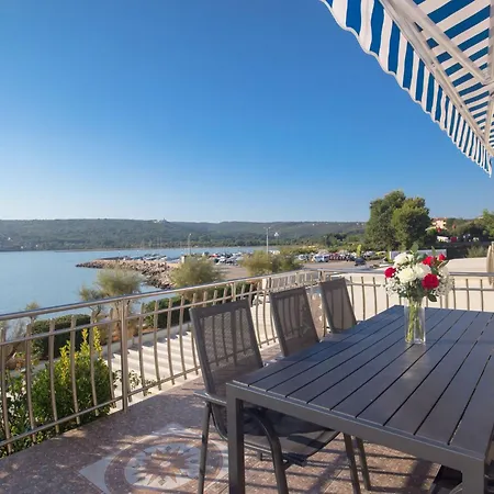 Tamaris A In Strandnaehe By Interhome דירה Čižići